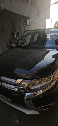 عکس شیشه اتومبیل نوین