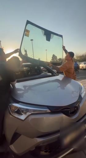 عکس شیشه اتومبیل نوین