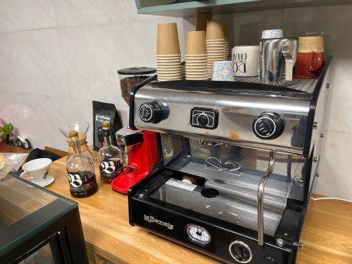 عکس کافه بیکری پسته