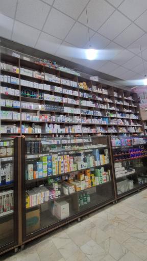 عکس داروخانه دکتر بهادران