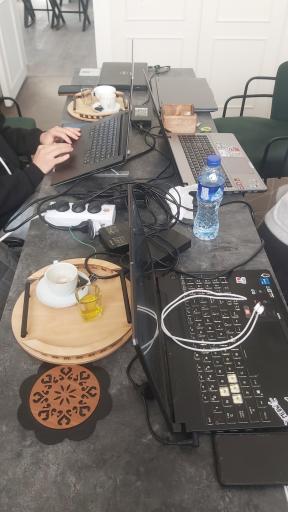 عکس کافه کُد (کتاب و تکنولوژی)