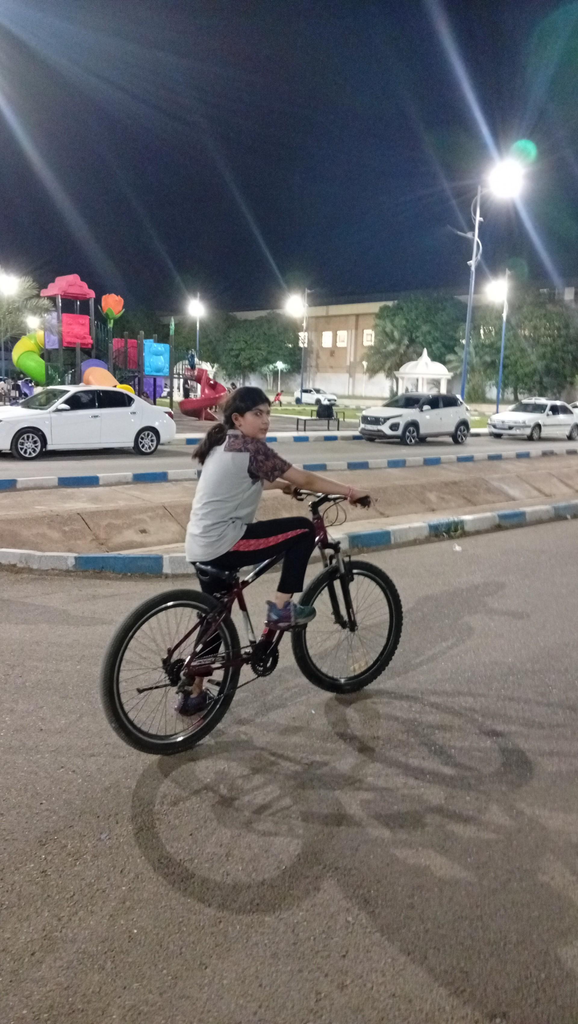 عکس پارک نشاط