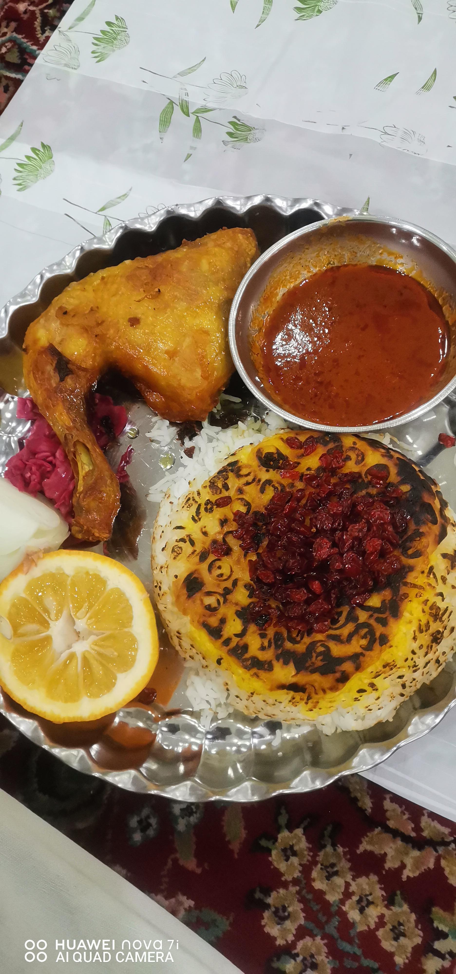 عکس باغچه رستوران مهستان