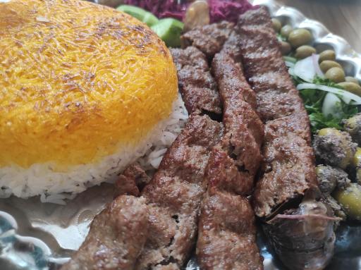 عکس رستوران و کافه سنتی بید مجنون