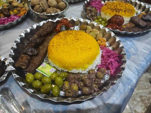 عکس رستوران و کافه سنتی بید مجنون