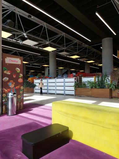 ساختمان باغ کتاب تهران