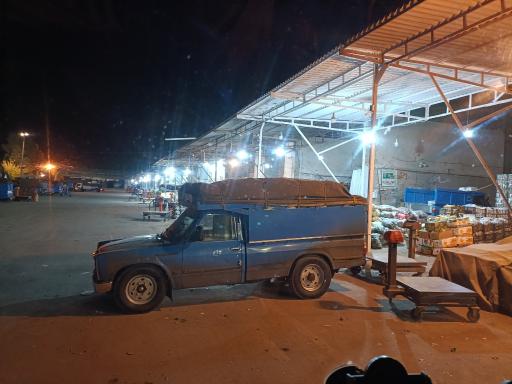 عکس میدان مرکزی میوه و تره بار خرم آباد