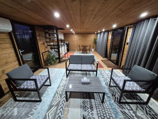 عکس کلبه سوئیسی گرین لانژ