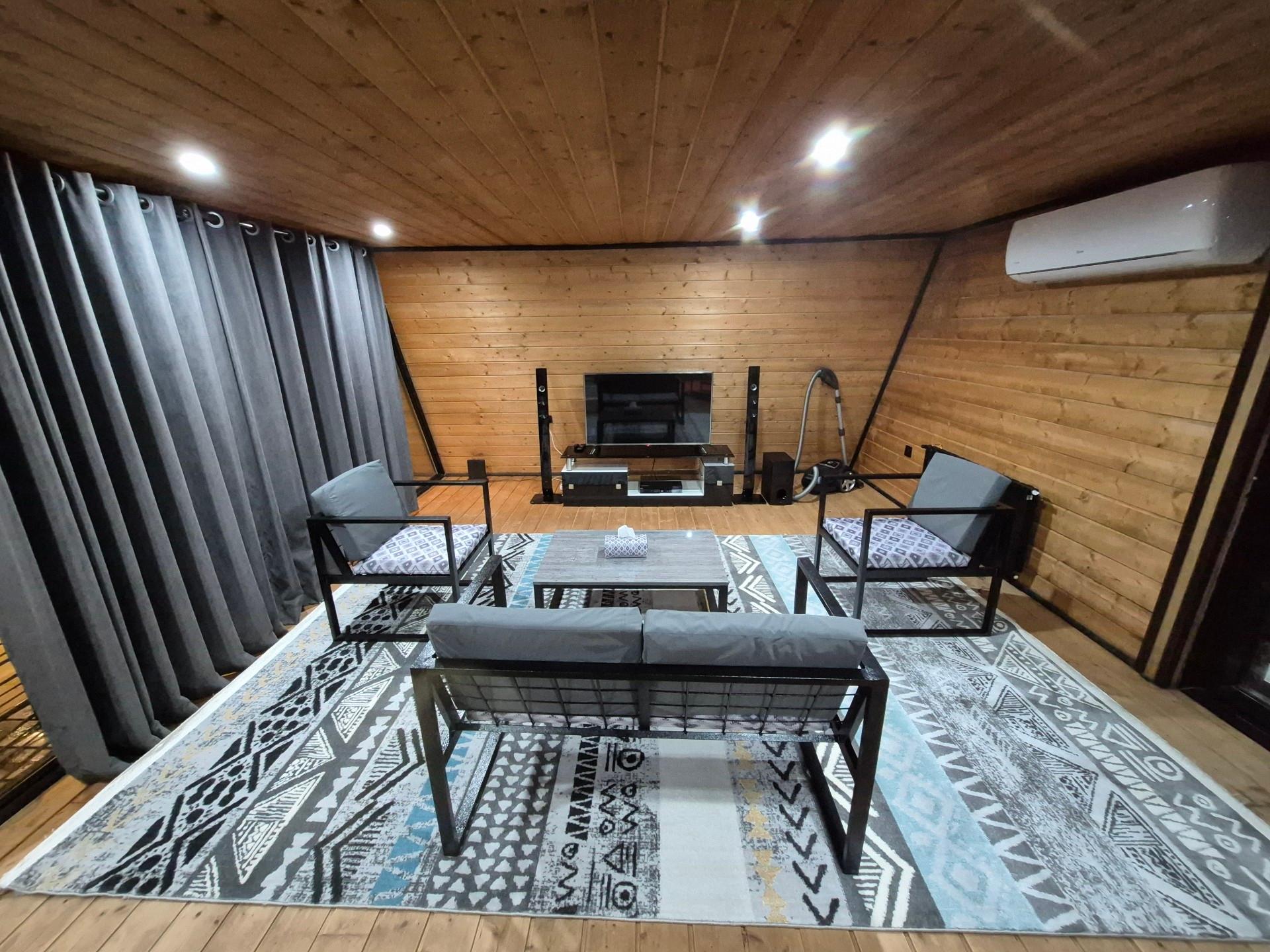 عکس کلبه سوئیسی گرین لانژ