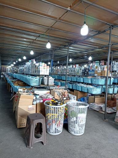 عکس پخش پلاستیک وبلورقدوس عزیزی