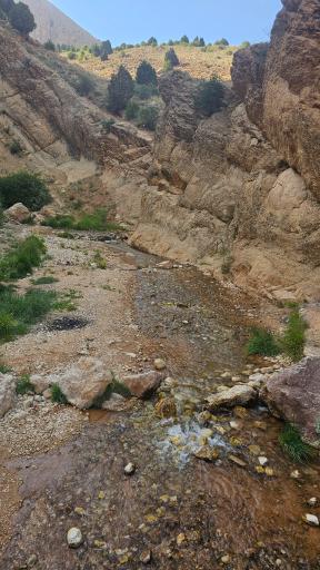 عکس آبشار هفت رنگ مجن