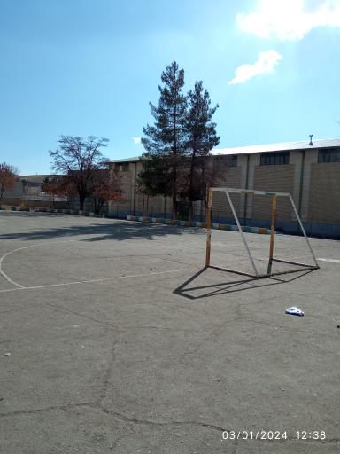 عکس دبیرستان پسرانه شهید شاپور سوری