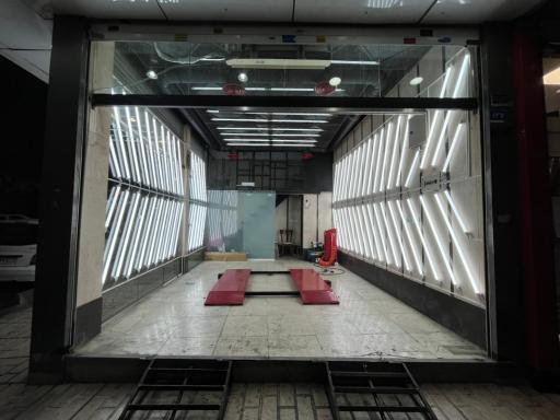 عکس مرکز تشخیص رنگ و کارشناسی بدنه و فنی خودرو اسفندانی