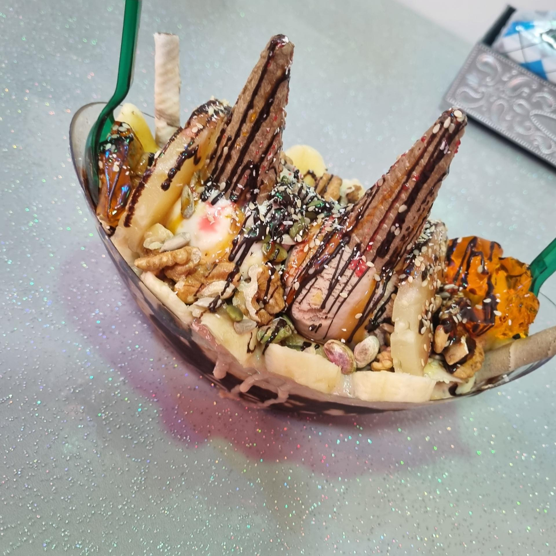 عکس آبمیوه و بستنی پاپانوئل