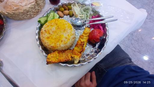 عکس رستوران میرزا کوچک خان