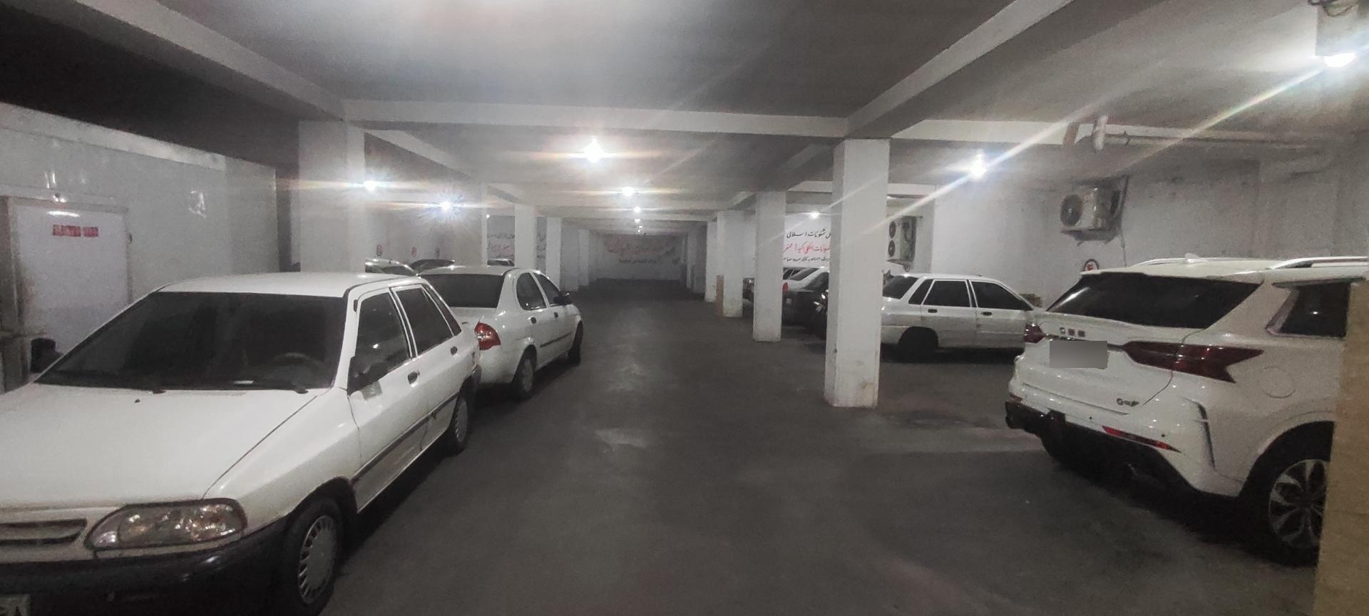 عکس پارکینگ تالار لیدوما