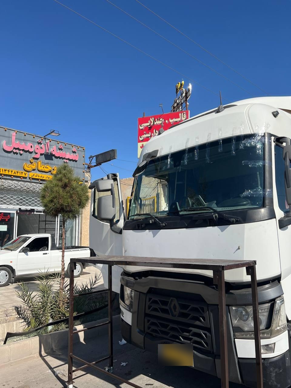 عکس شیشه اتومبیل سواری سنگین رحمانی 