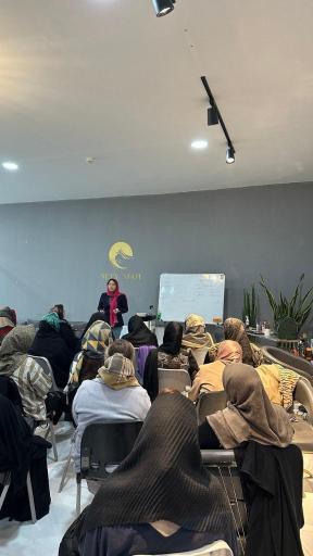 عکس آموزشگاه و سالن زیبایی سیتی ماه