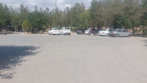 عکس پارکینگ یک امامزاده یحیی