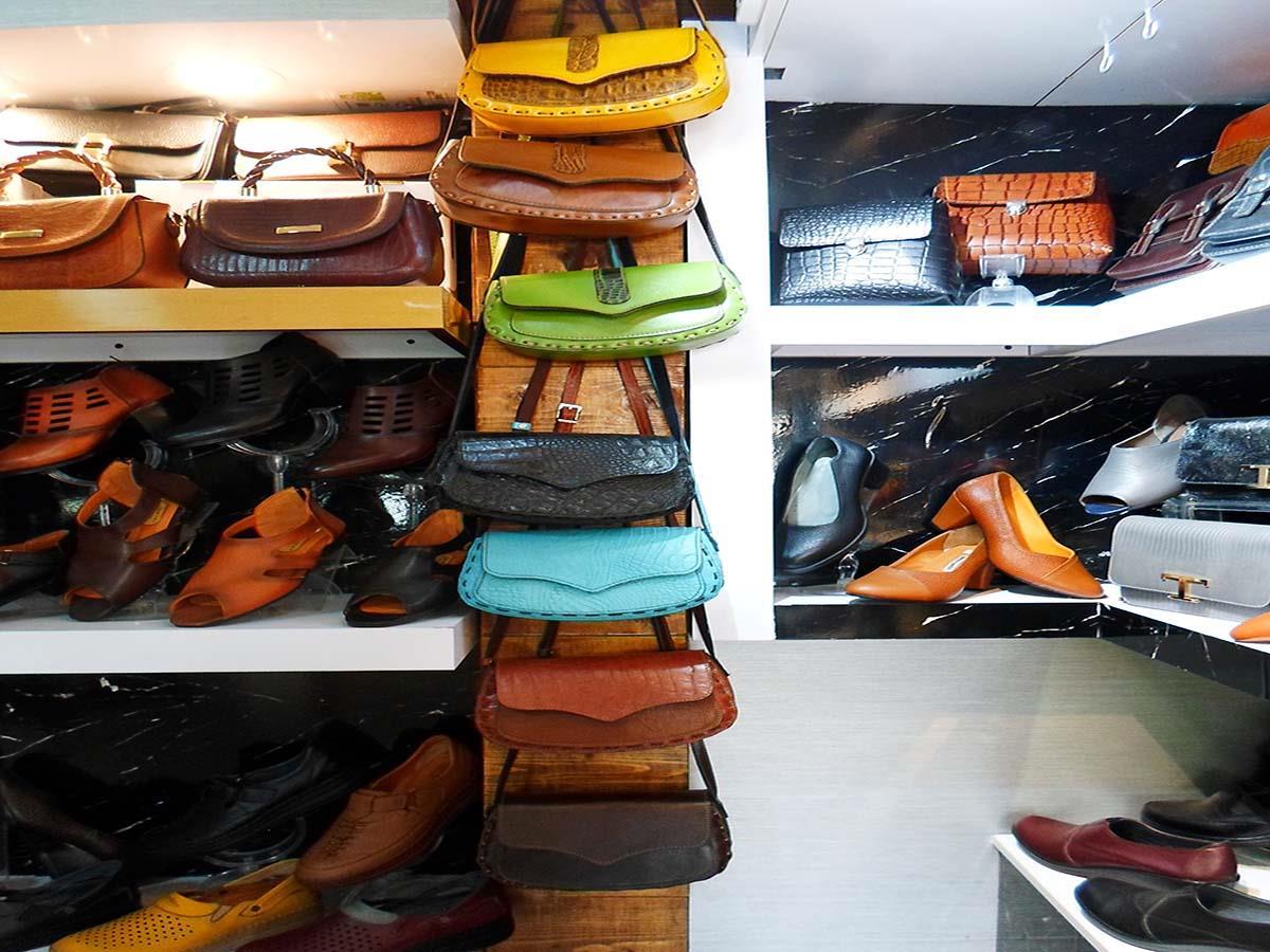 عکس فروشگاه کیف و کفش پژواک چرم