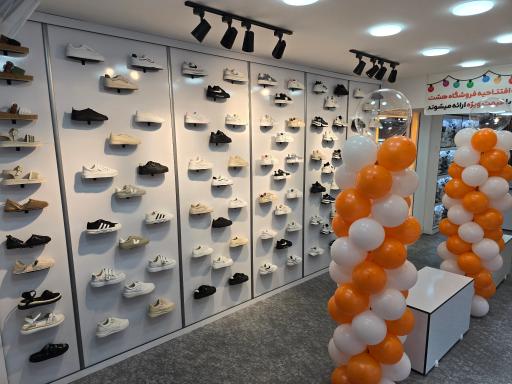 عکس فروشگاه کفش هشت