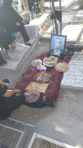 عکس مزار مرحوم حاج محمد ایران منش