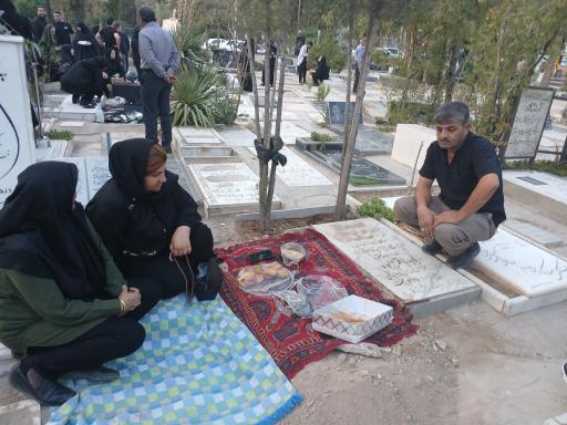 عکس مزار مرحوم حاج محمد ایران منش