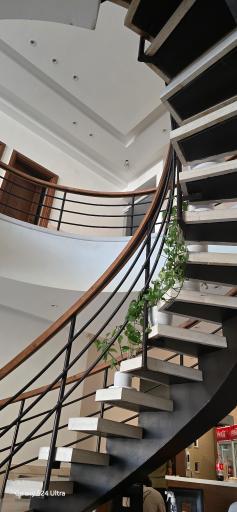 عکس رستوران پایتخت