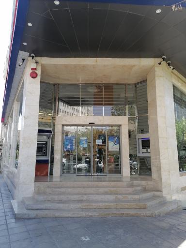 عکس موسسه اعتباری ملل شعبه قائم مقام