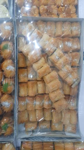 عکس پخش شیرینی آذربایجان