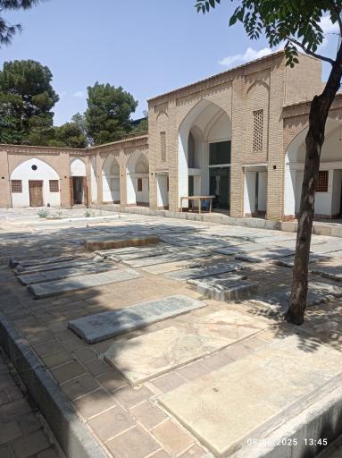 عکس مقبره بی بی مریم بختیاری