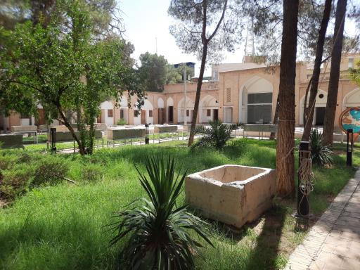 عکس مقبره بی بی مریم بختیاری