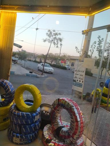 عکس لاستیک فروشی  و آپاراتی علیرضا