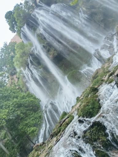 عکس آبشار زرد لیمه