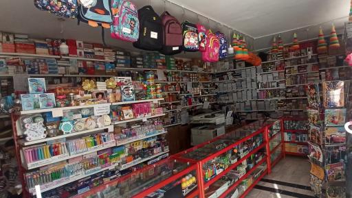 عکس کتابفروشی و لوازم التحریر سینا