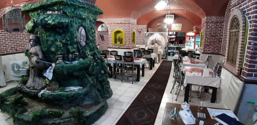 عکس رستوران سنتی هنرمندان