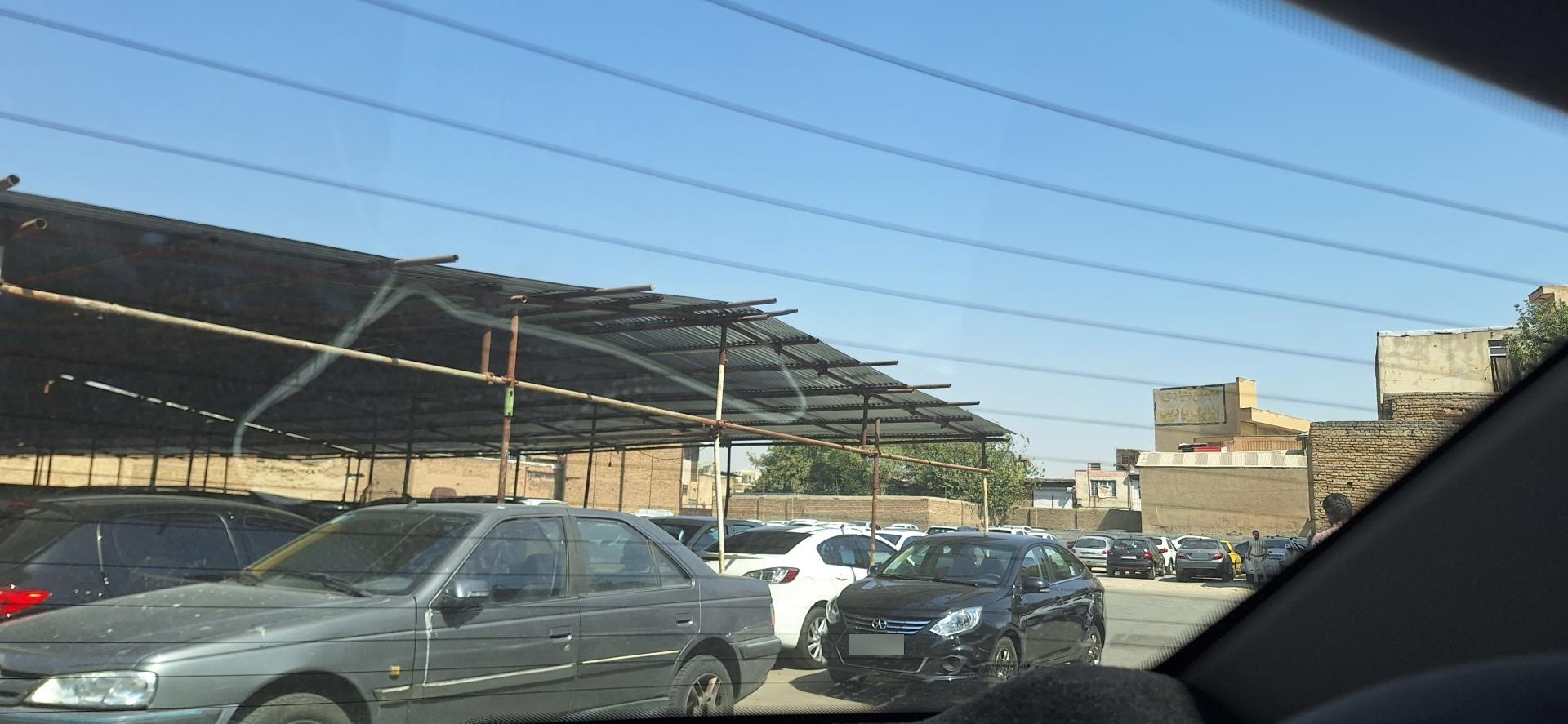 عکس پارکینگ بزرگ پامنار