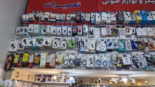 عکس فروشگاه موبایل و لوازم جانبی موباتل
