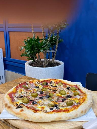 عکس پیتزا پایزانو