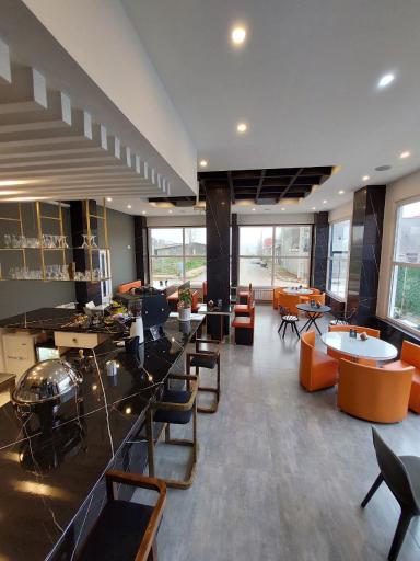 عکس هتل مادر