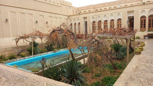 عکس خانه تاریخی آقازاده