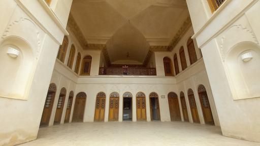 عکس خانه تاریخی آقازاده