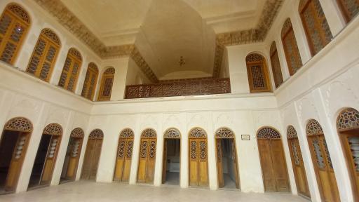 عکس خانه تاریخی آقازاده