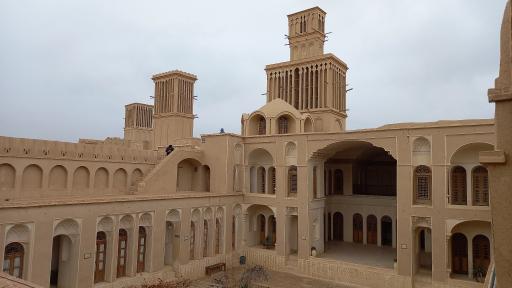 عکس خانه تاریخی آقازاده