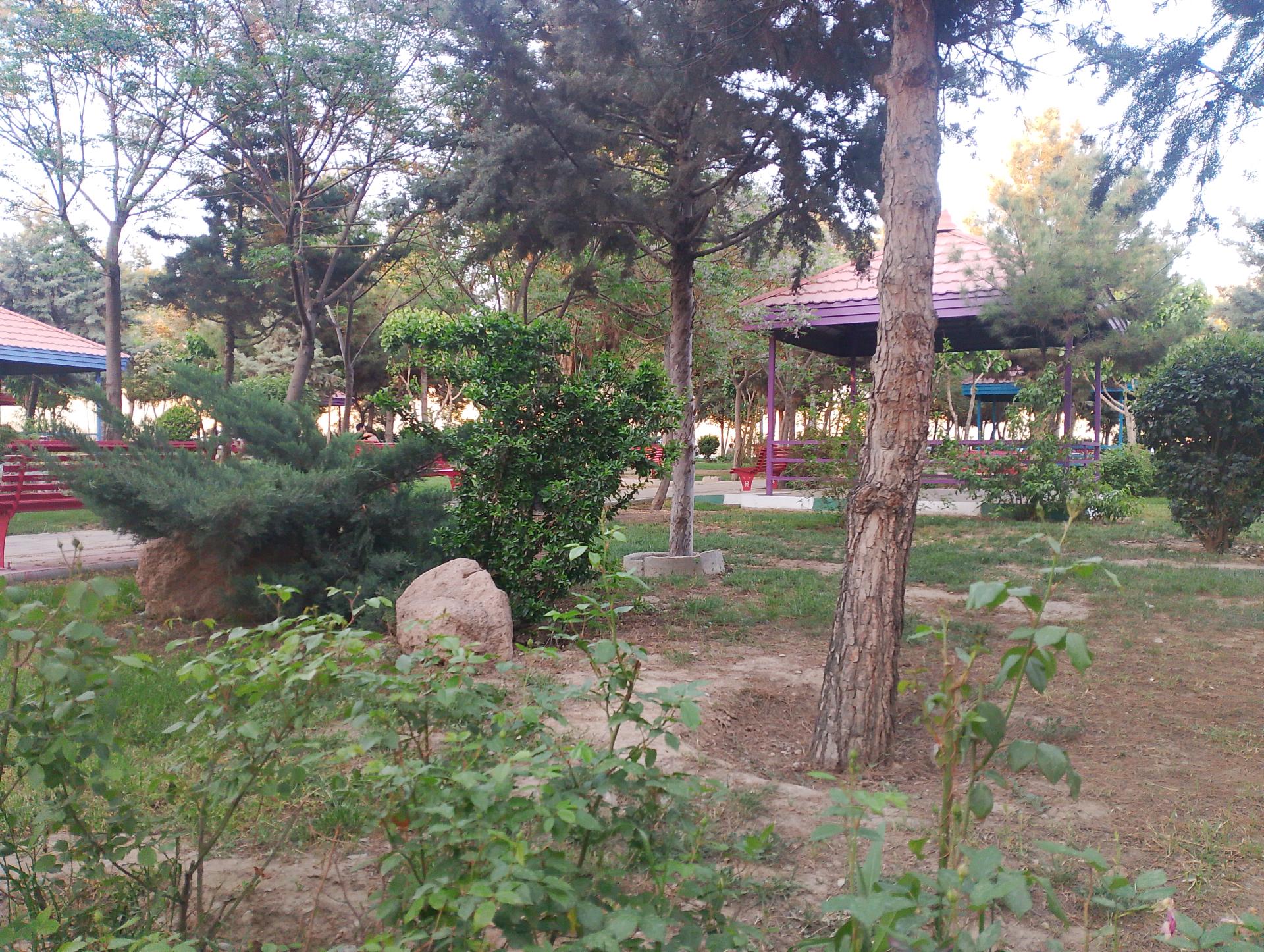 عکس زمین بازی بوستان مسافر