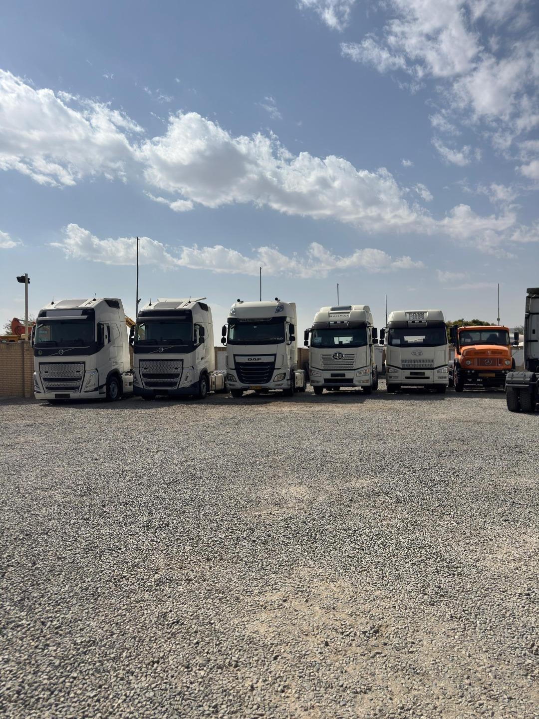 عکس نمایشگاه کامیون دیزل رانان