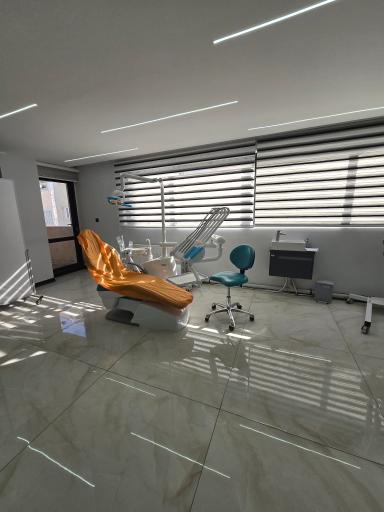 عکس مطب دندانپزشکی دکتر ذکاوت 