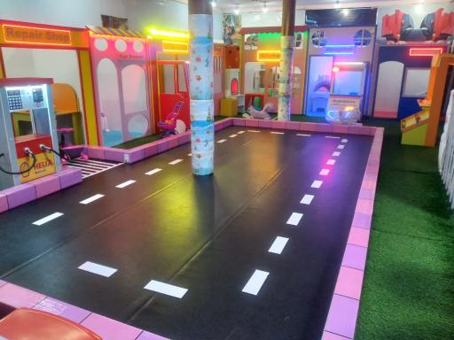 عکس خانه بازی توییتی