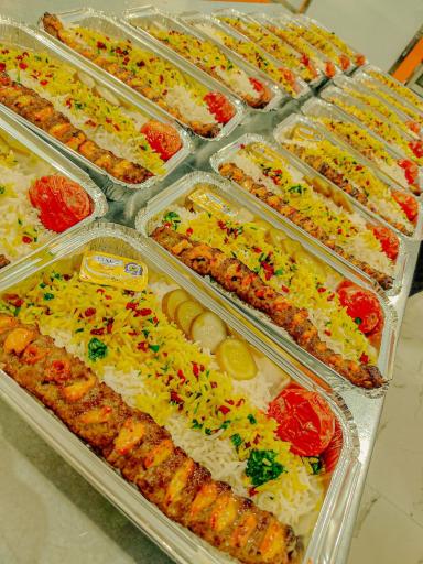عکس تهیه غذا شاهانه