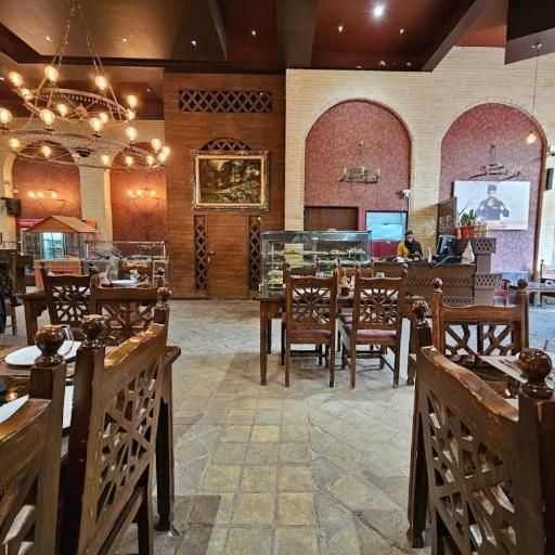 عکس مجموعه غذایی خلیفه